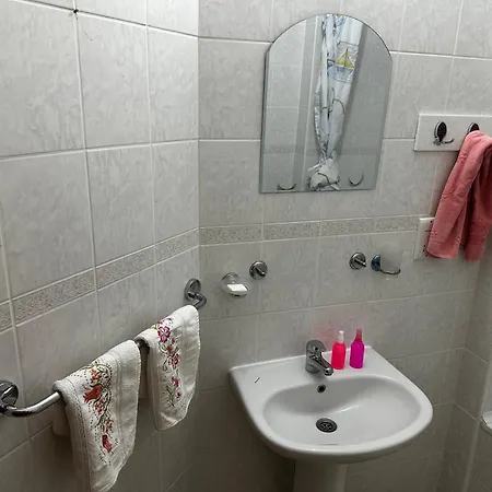 Daire Denize Yakin Ve Sessiz Cift Kisilik Girne